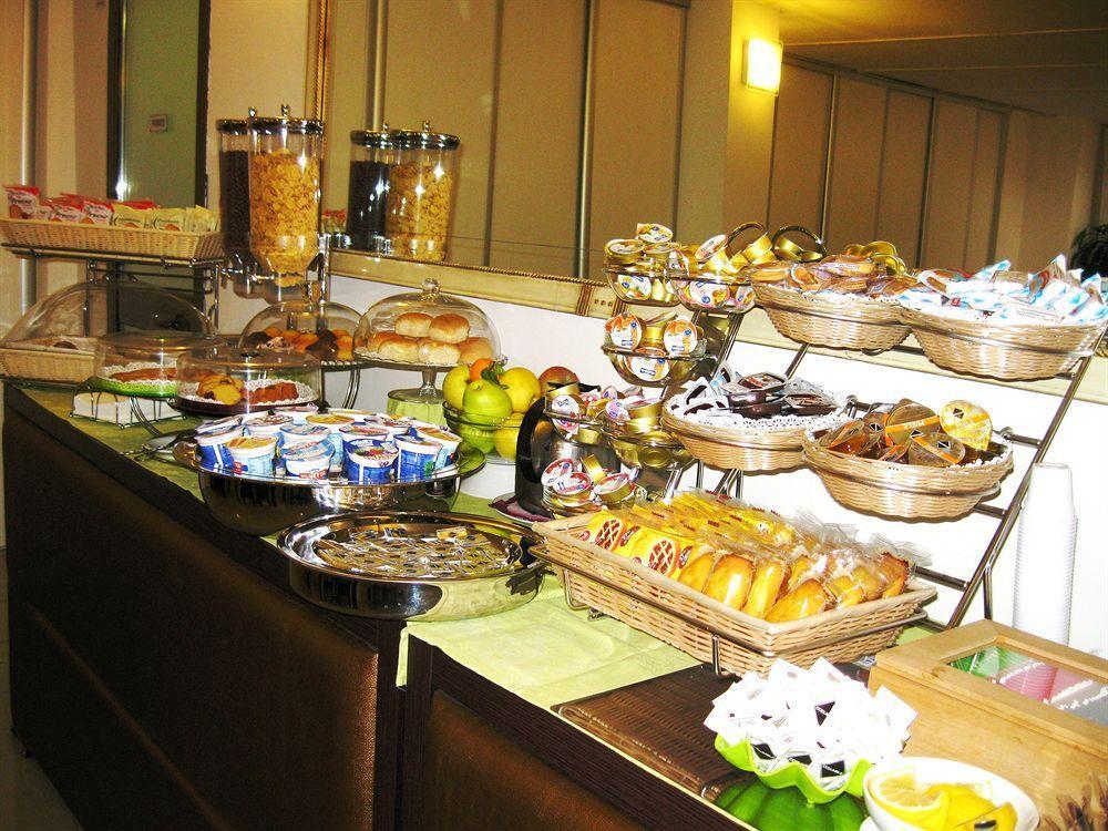 Hotel Darival Nomentana Рим Екстериор снимка