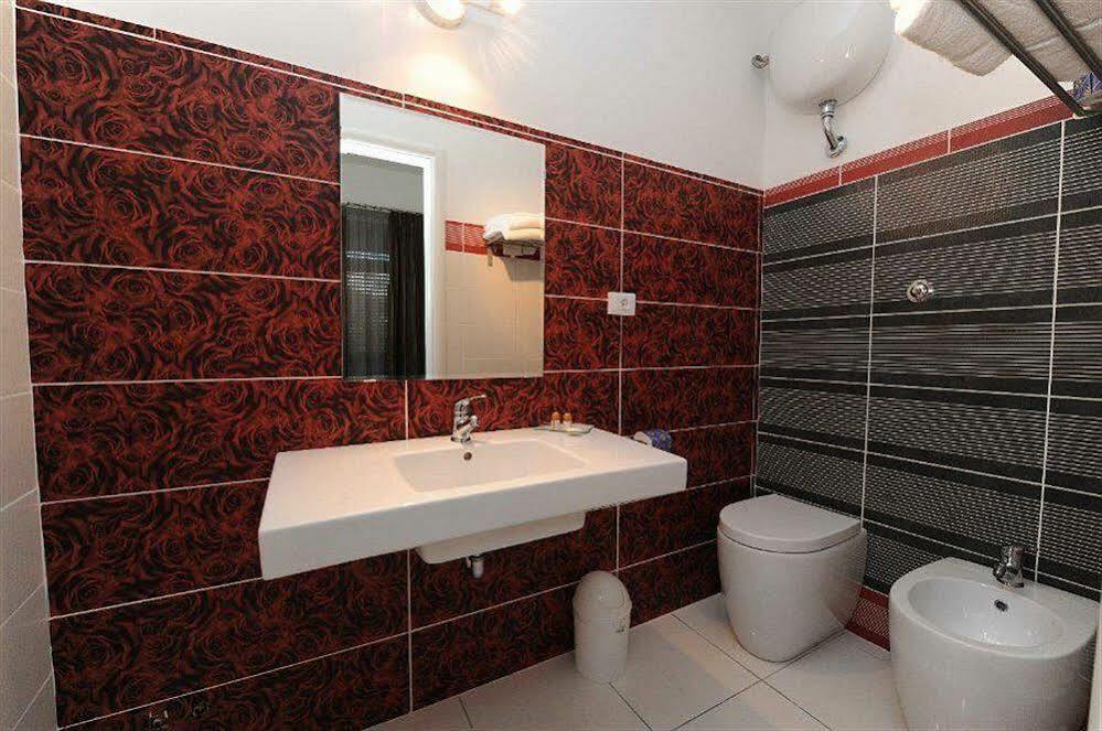 Hotel Darival Nomentana Рим Екстериор снимка